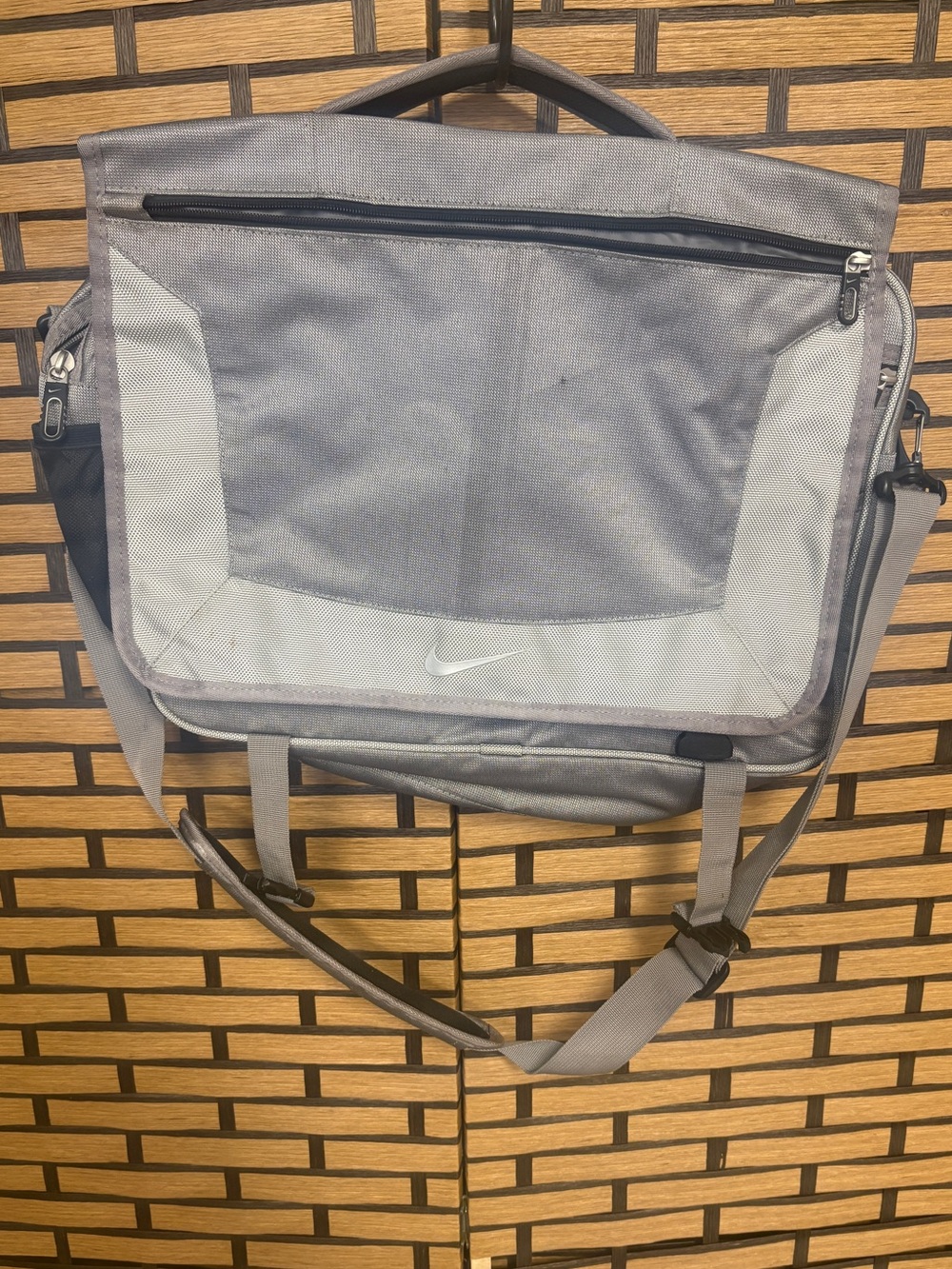 Nike gray messenger bag